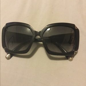 Louis Vuitton oversized sunglasses